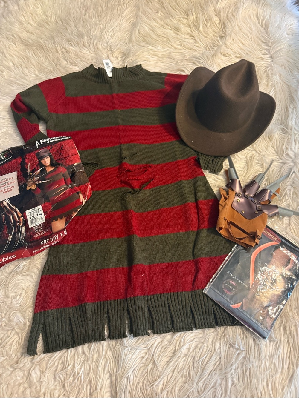 Women’s Freddy Krueger costume (D14)